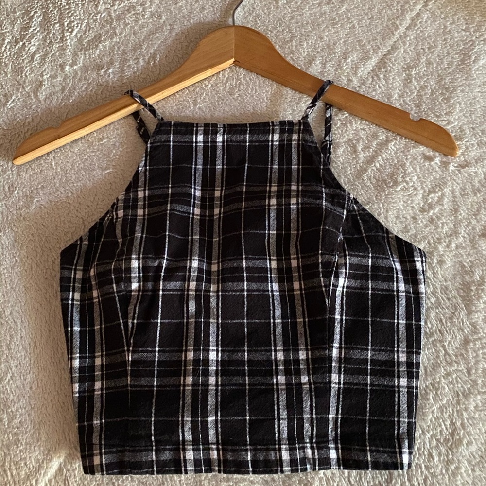 hollister gingham halter top !